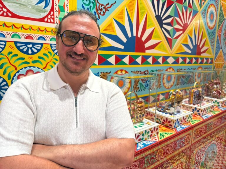 فيرا بين الشرق والغرب